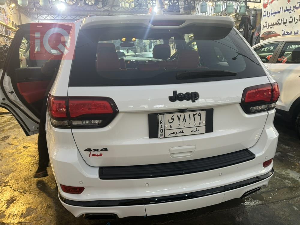 جیپ گراند شیرۆکی